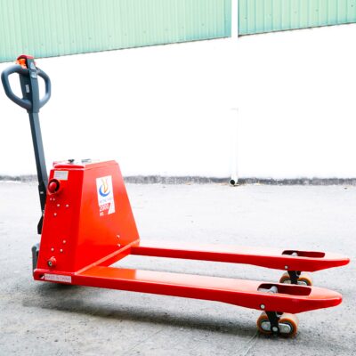 Model HD20 là dòng xe nâng tay điện 2 tấn cao cấp sử dụng pin Lithium thế hệ mới. Khả năng sạc nhanh vượt trội, cho phép vận hành liên tục nhiều ca. Hệ thống nâng hạ và di chuyển 100% bằng điện, giải phóng hoàn toàn sức lao động.