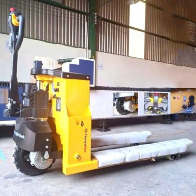 Xe nâng điện công trình bánh lốp 3 tấn chuyên cho xây dựng, kho lạnh dùng bình ắc quy axit, khung sườn cứng cáp chống nước cho xây dựng, kho lạnh