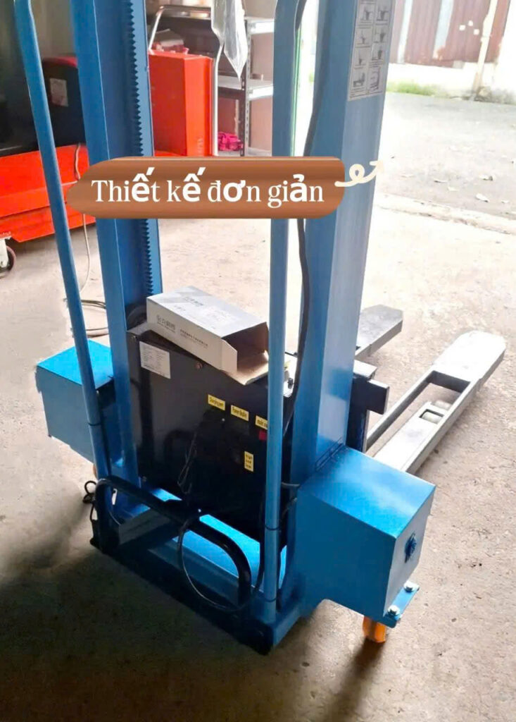 Cụm chân co rút và vị trí khóa an toàn khi leo thùng