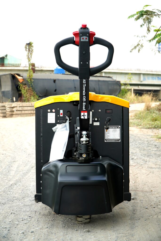Xe nâng điện địa hình TYA30PS 3 tấn - Bánh lốp cao su, chịu nước siêu bền chuyên dụng cho địa hình gồ ghề và môi trường khắc nghiệt (3-Ton Rough Terrain Electric Forklift)
