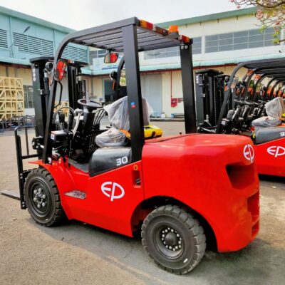Tổng quan bố trí xe nâng dầu 3 tấn CPCD30H3 với khung nâng 3m và vị trí đối trọng