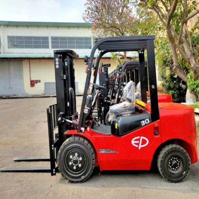 Xe Nâng Dầu 3 Tấn (3000kg) Cao 3M Ngồi Lái. Model CPCD35H3 công suất lớn, chạy trong kho xưởng, nhà máy