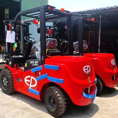 Xe nâng điện 3 tấn cao 4m5 3 ty 3 lao chui cont, càng sàng EFX5-301 hiệu EP nâng hạ và chạy điện giá rẻ tại TPHCM, Bình Dương, Đồng Nai